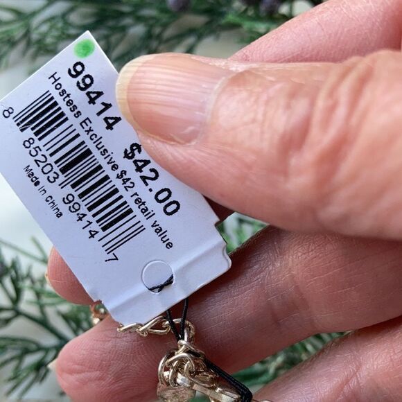 Cookie Lee Bundle Hostess Exclusive Crystal Necklace and Crystal Stretch Ring - Picture 7 of 12